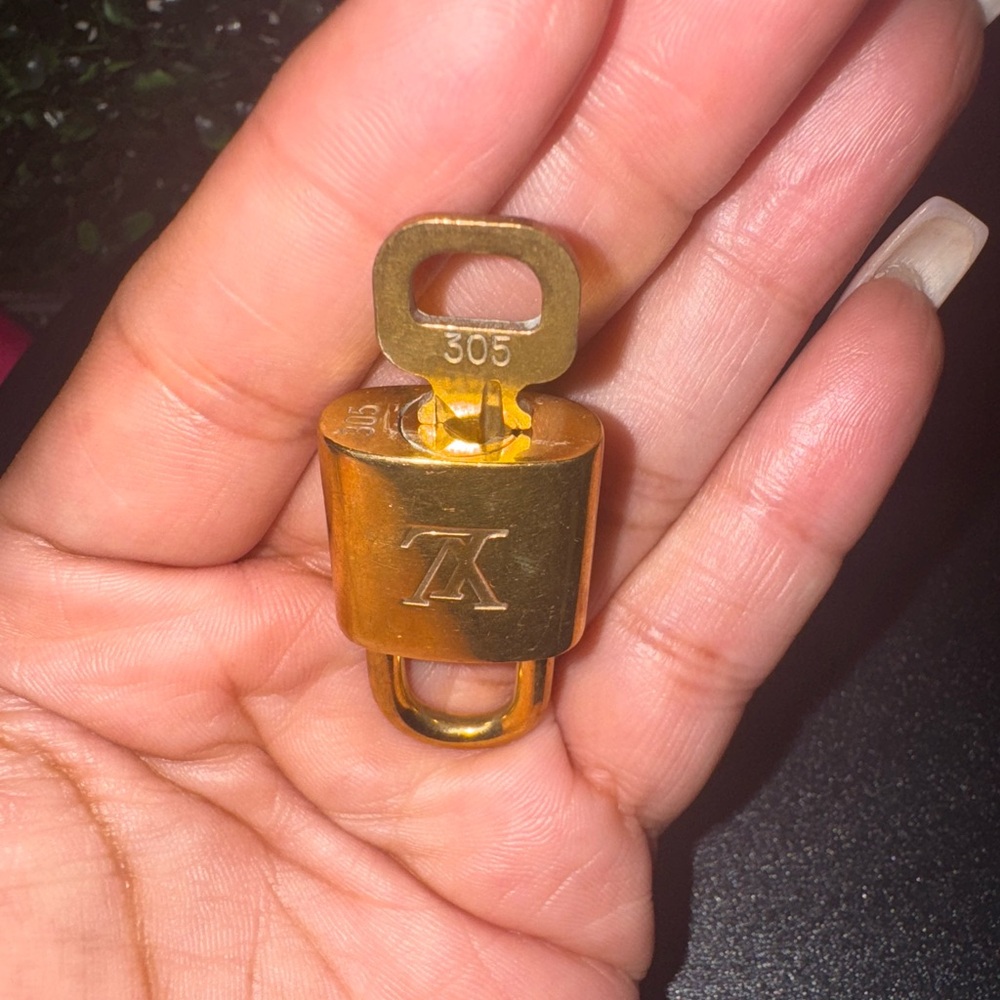 Louis Vuitton Gold Padlock with Key #305